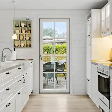 3 Bedroom Stunning In Hals